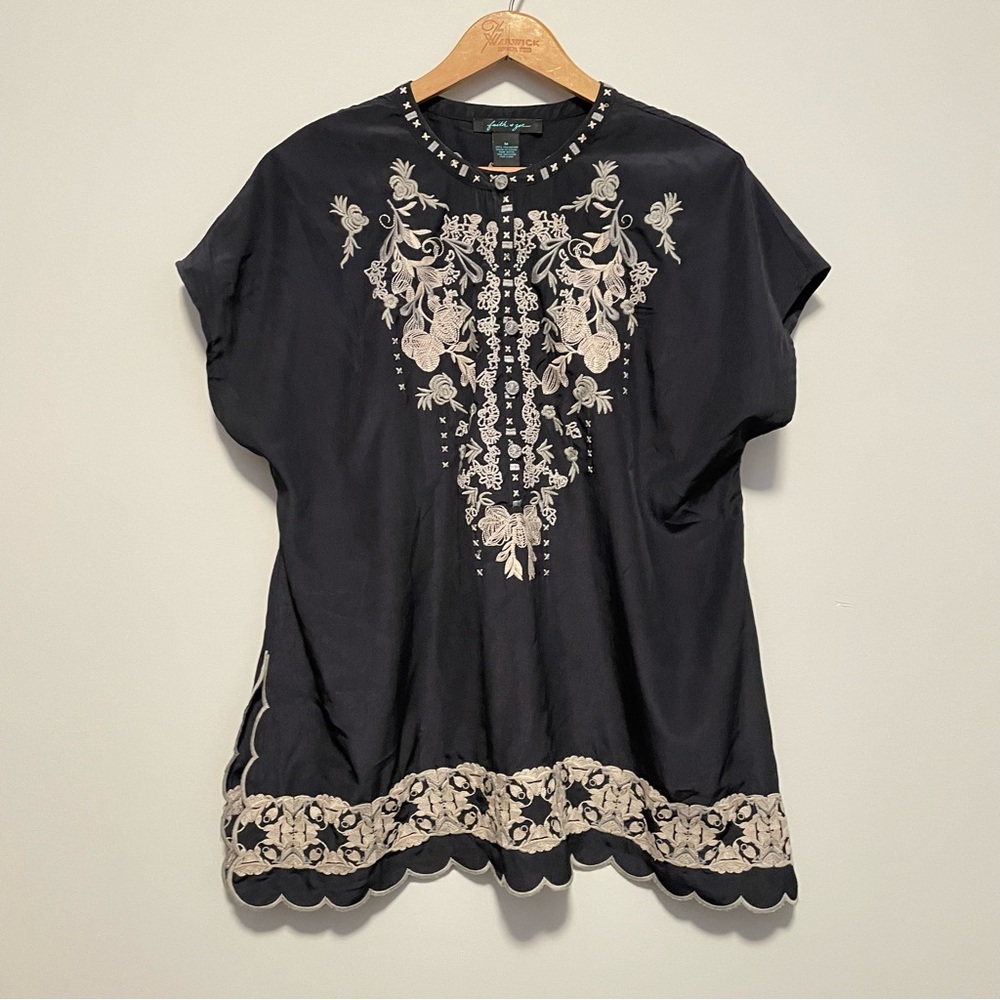 Black Boho Embroidered Peasant Top Scalloped Hem Floral Blouse M